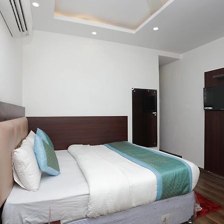 Hotel Corner Point นิวเดลี ภายนอก รูปภาพ