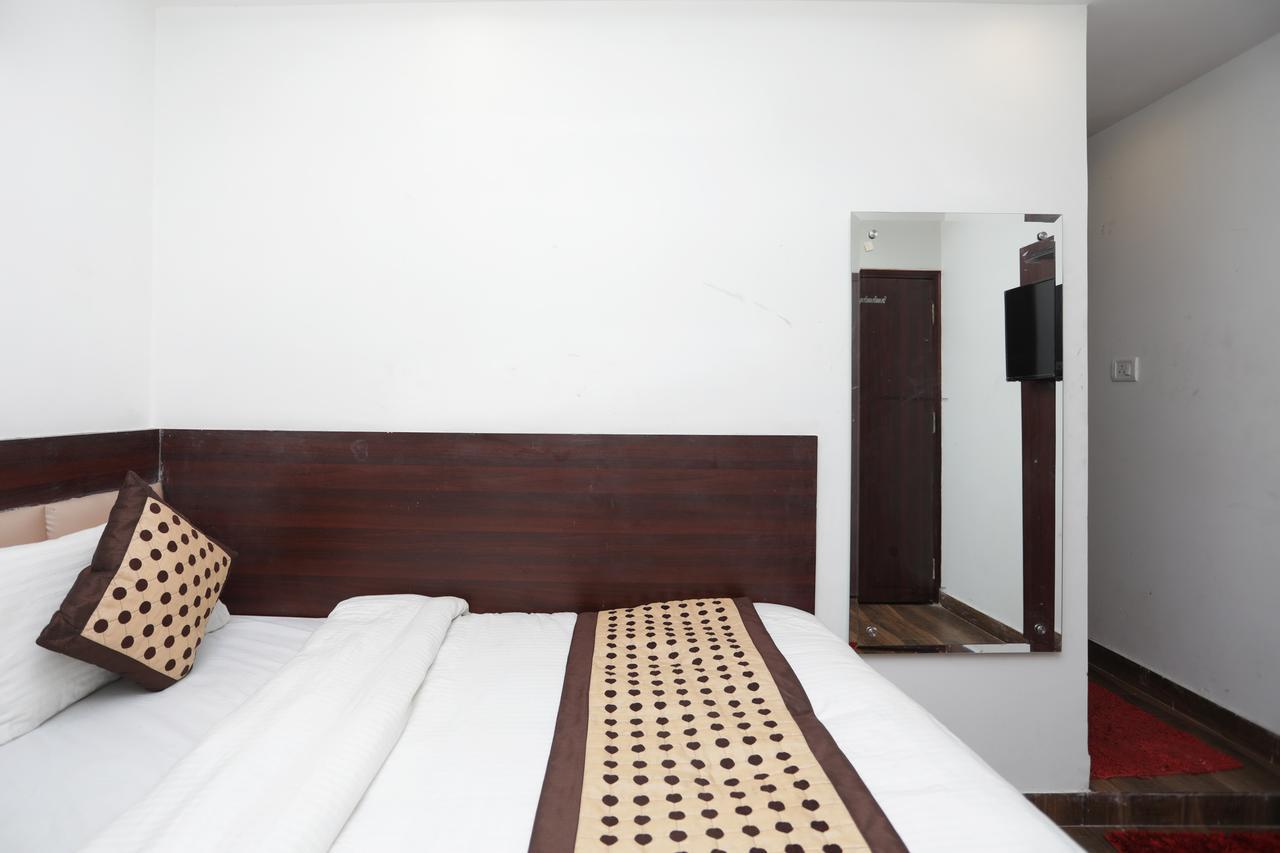 Hotel Corner Point นิวเดลี ภายนอก รูปภาพ